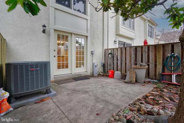 $2,600 | 1209 South Linwood Avenue, Baltimore, MD 21224