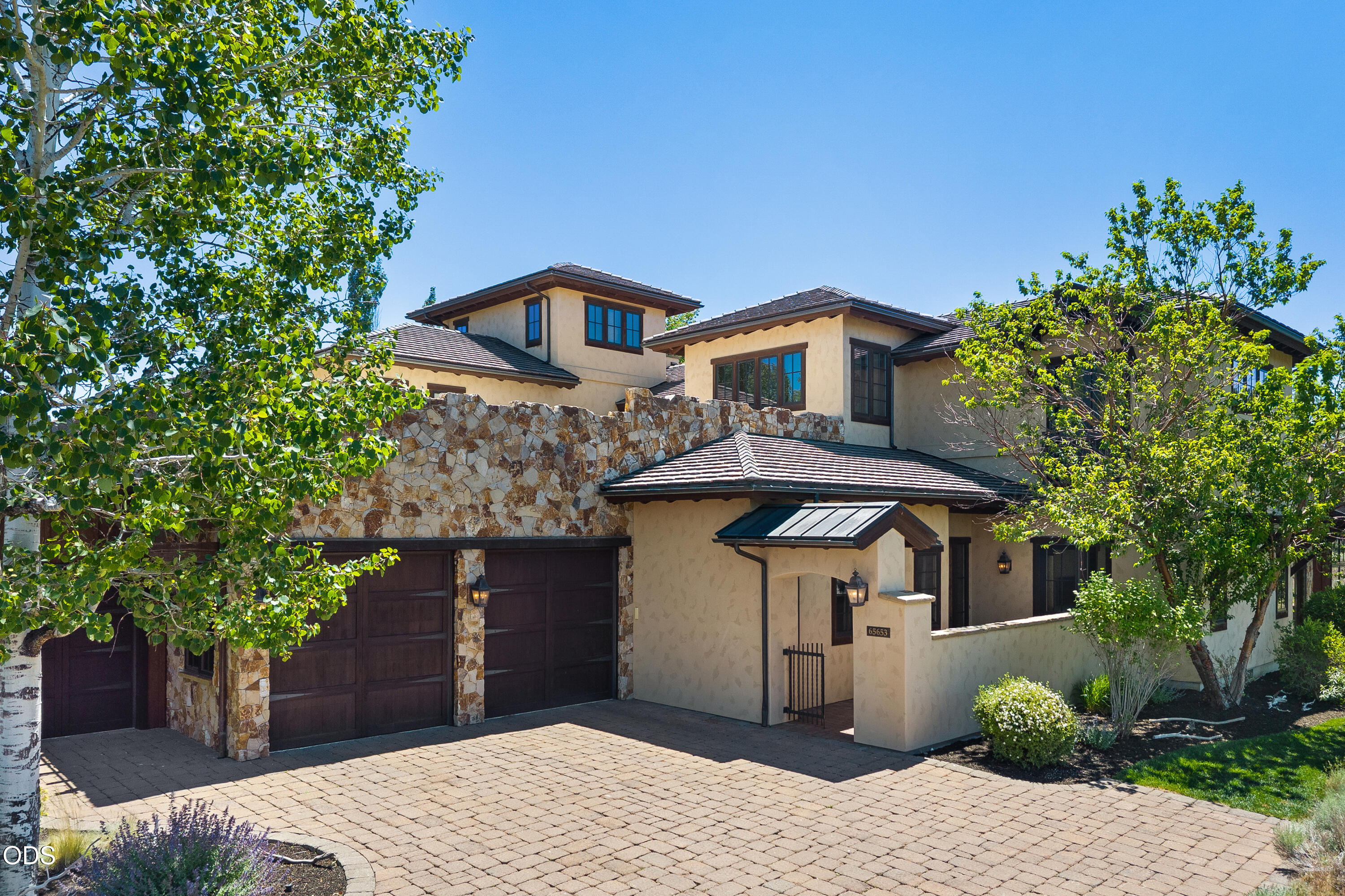 65653 Swallows Nest Lane Bend, OR 97701 - Photo 1 of 76