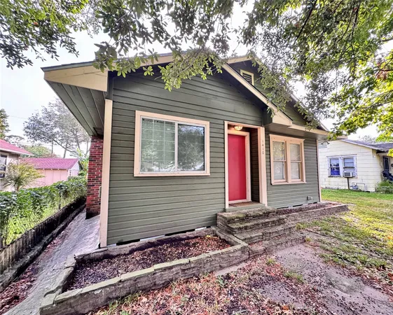 $1,900 | 1410 Walton Street, Houston, TX 77009
