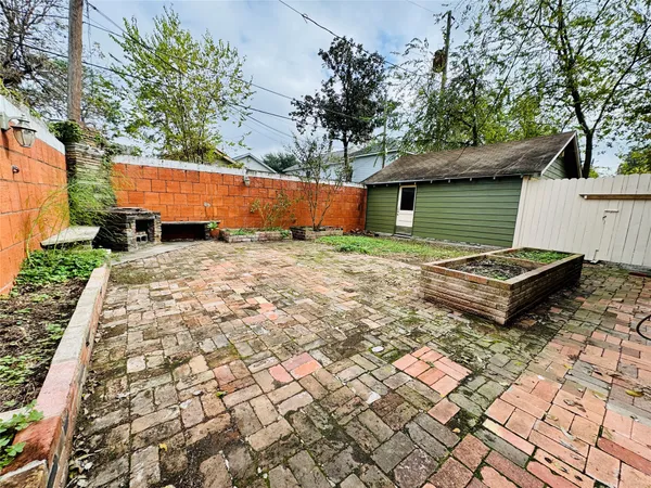 $1,900 | 1410 Walton Street, Houston, TX 77009