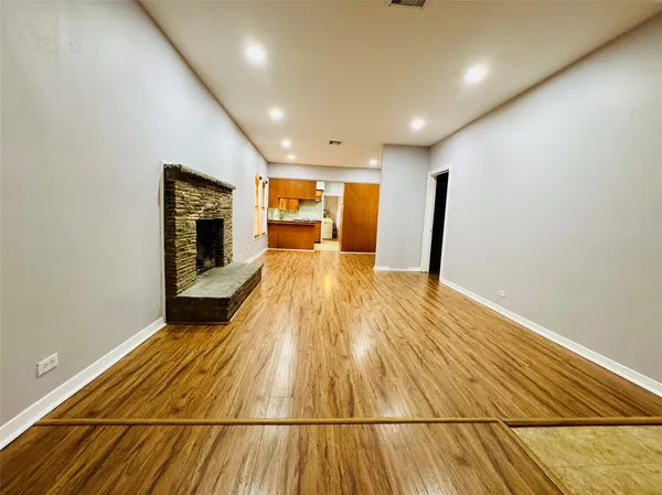 $1,900 | 1410 Walton Street, Houston, TX 77009