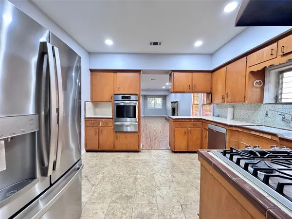 $1,900 | 1410 Walton Street, Houston, TX 77009