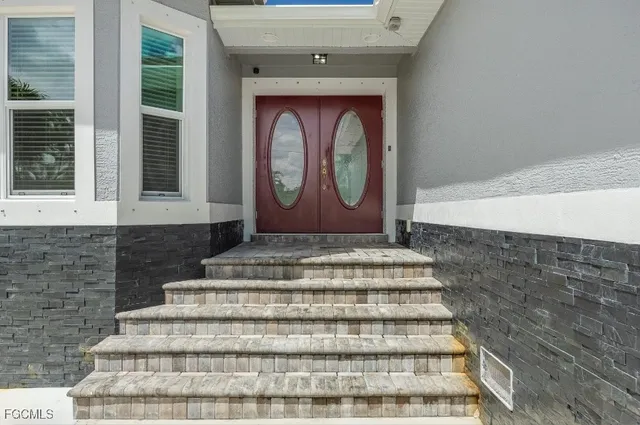 $1,200,000 | 4885 East Riverside Drive, Fort Myers, FL 33905