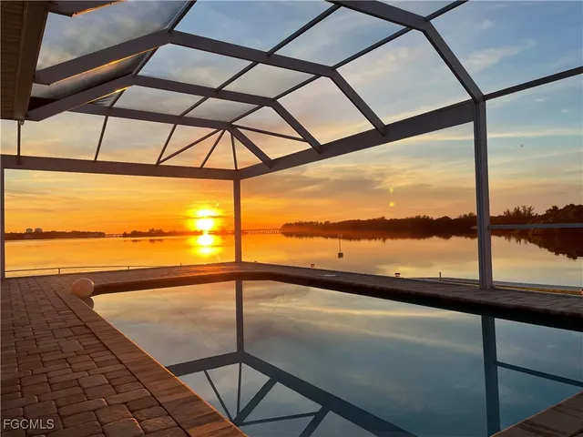 $1,200,000 | 4885 East Riverside Drive, Fort Myers, FL 33905