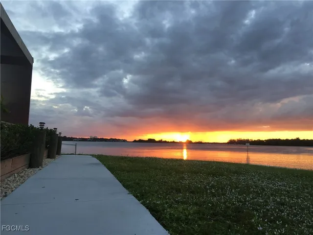 $1,200,000 | 4885 East Riverside Drive, Fort Myers, FL 33905