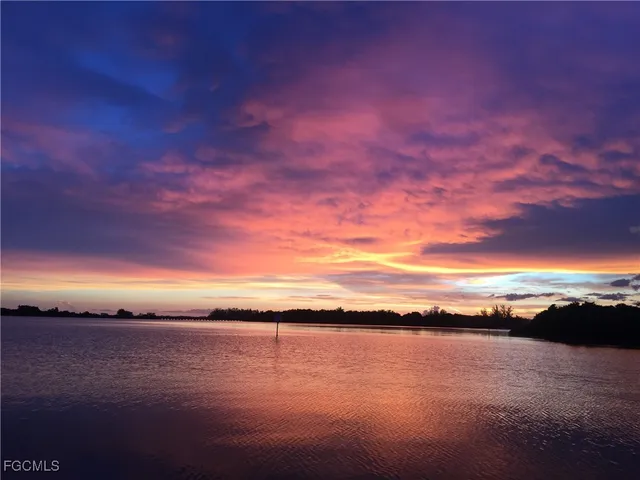 $1,200,000 | 4885 East Riverside Drive, Fort Myers, FL 33905