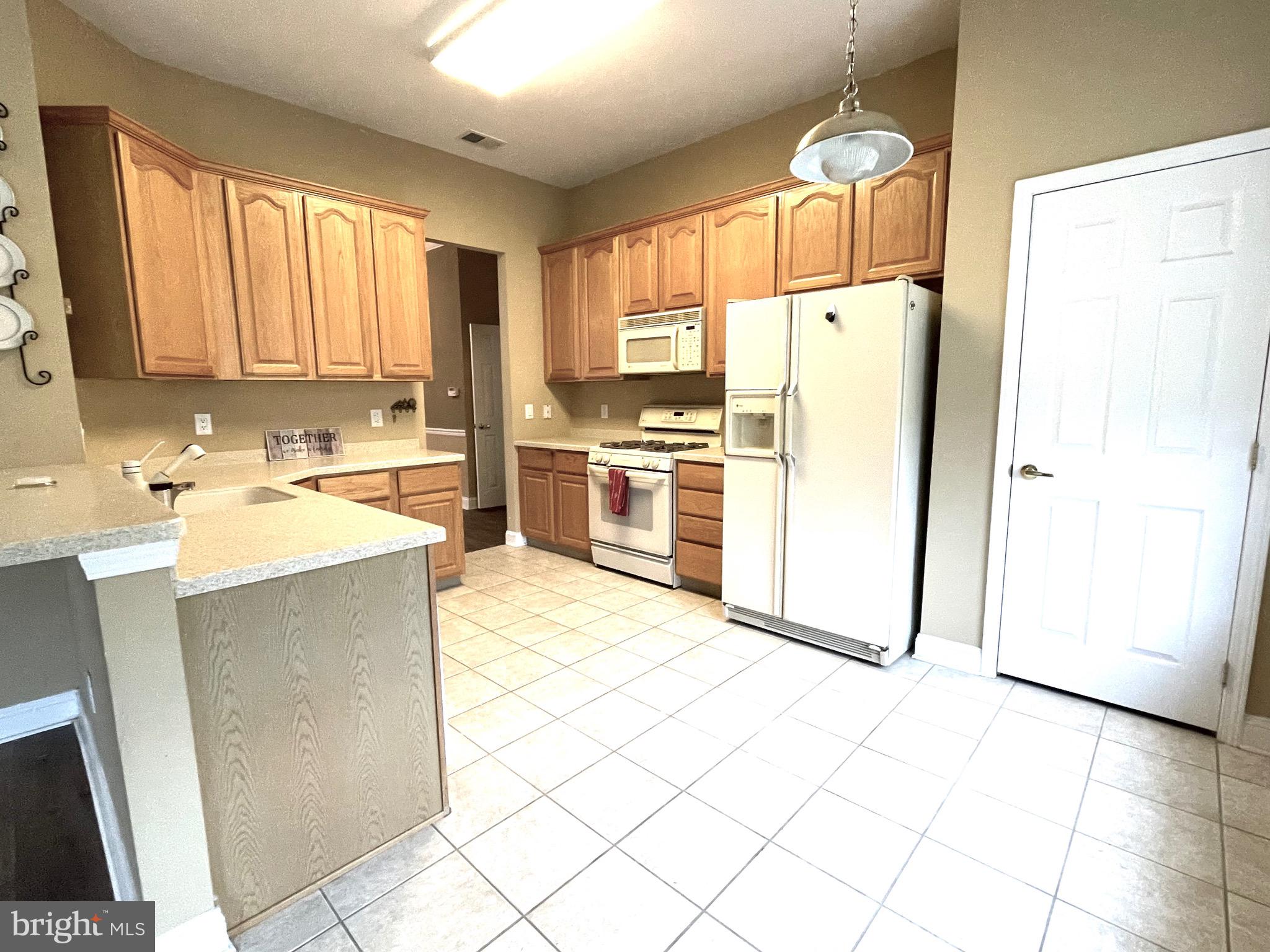 8 Manley Road Pennington, NJ 08534 - Photo 13 of 27 Spacious kitchen