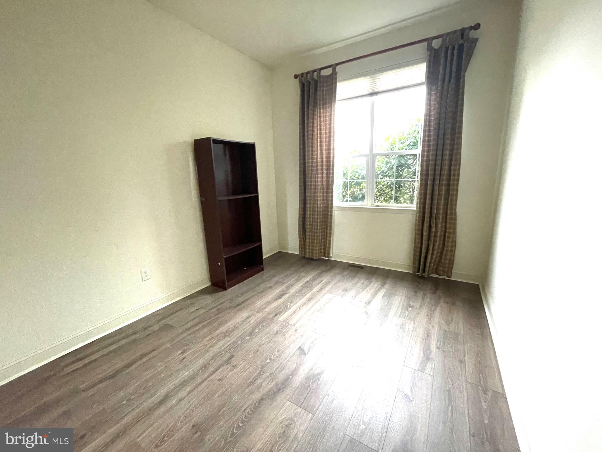 8 Manley Road Pennington, NJ 08534 - Photo 21 of 27 Bedroom 3