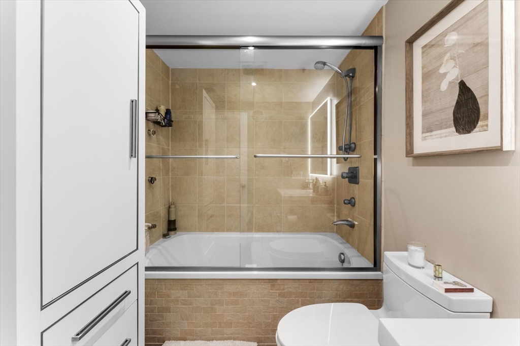 36 Commercial Wharf, Unit 2 Boston, MA 02110 - Photo 21 of 35