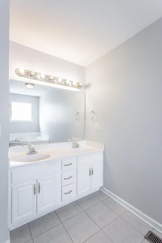 $2,400 | 946 Fuller Glen Circle, Chattanooga, TN 37421