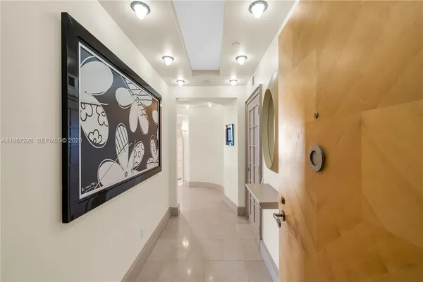 $9,000 | 1500 Ocean Drive, Unit 1005, Miami Beach, FL 33139