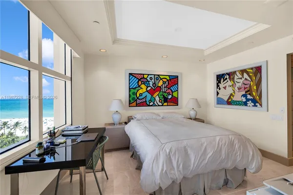 $9,000 | 1500 Ocean Drive, Unit 1005, Miami Beach, FL 33139