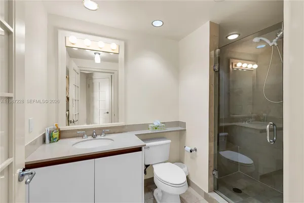 $9,000 | 1500 Ocean Drive, Unit 1005, Miami Beach, FL 33139