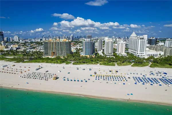 $9,000 | 1500 Ocean Drive, Unit 1005, Miami Beach, FL 33139