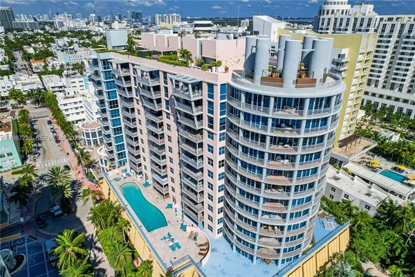 $9,000 | 1500 Ocean Drive, Unit 1005, Miami Beach, FL 33139