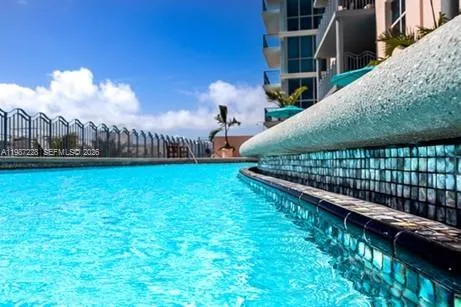 $9,000 | 1500 Ocean Drive, Unit 1005, Miami Beach, FL 33139