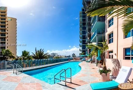 $9,000 | 1500 Ocean Drive, Unit 1005, Miami Beach, FL 33139