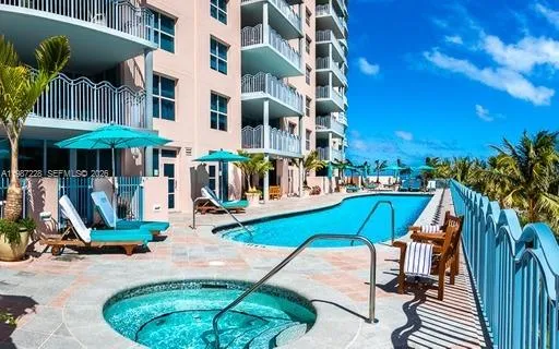 $9,000 | 1500 Ocean Drive, Unit 1005, Miami Beach, FL 33139