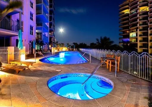$9,000 | 1500 Ocean Drive, Unit 1005, Miami Beach, FL 33139