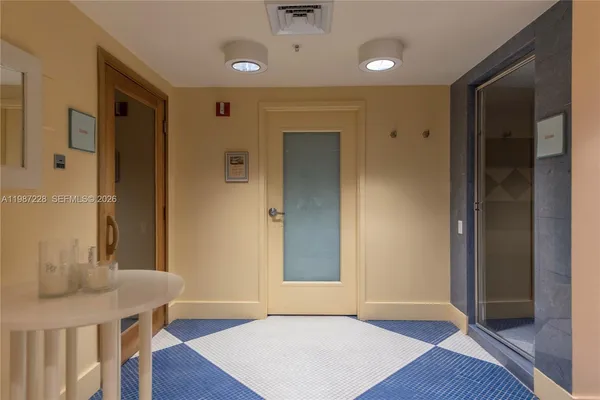 $9,000 | 1500 Ocean Drive, Unit 1005, Miami Beach, FL 33139