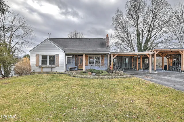 $249,900 | 212 Magnolia Drive, Bristol, VA 24201