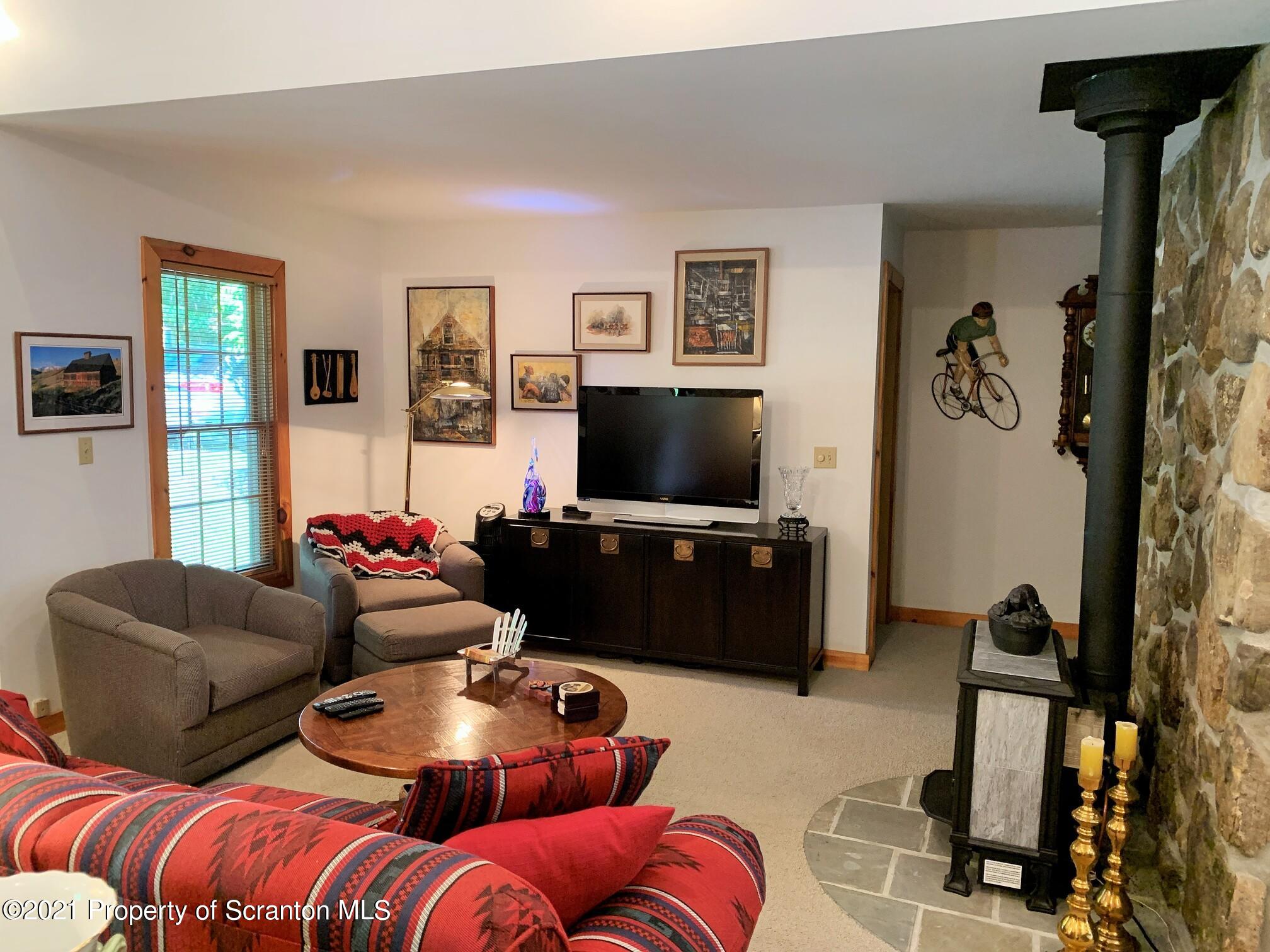 62 Ranch View Union Dale, PA 18470 - Photo 4 of 25 Gallery Image 4