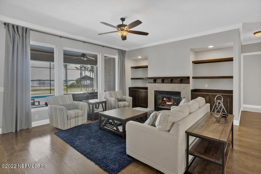6005 West Shores Road Fleming Island, FL 32003 - Photo 16 of 38 Living Room