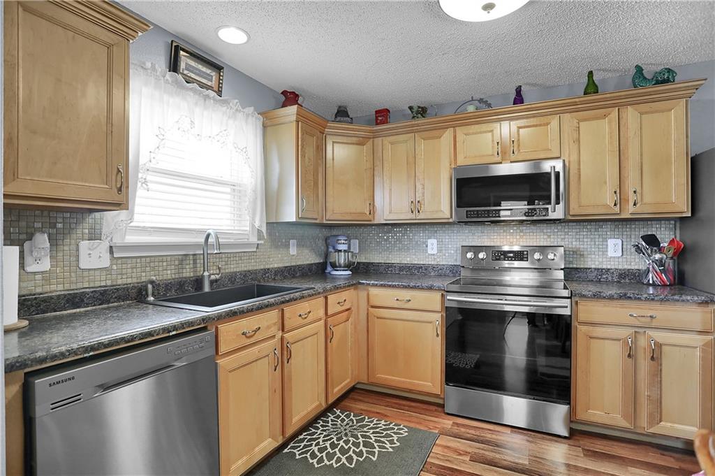 3832 Dusty Sands Road Whitestown, IN 46075 - Photo 11 of 30 Gallery Image 11