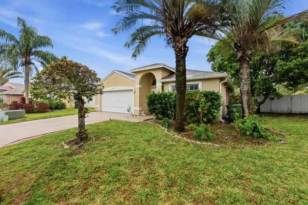 $450,000 | 1724 Sawgrass Circle, Greenacres, FL 33413