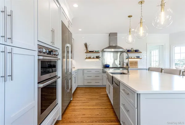 $2,595,000 | 350 Laurel Way, Laurel, NY 11948