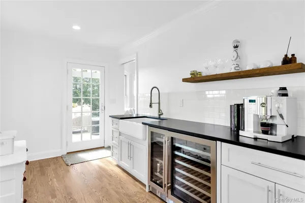 $2,595,000 | 350 Laurel Way, Laurel, NY 11948