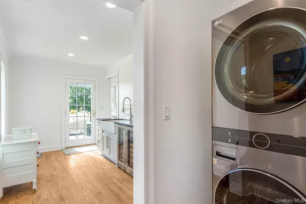 $2,595,000 | 350 Laurel Way, Laurel, NY 11948