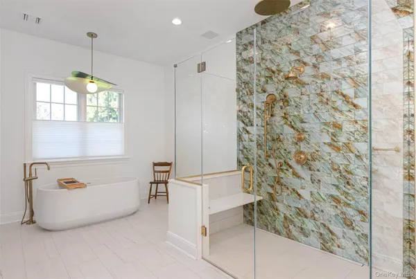 $2,595,000 | 350 Laurel Way, Laurel, NY 11948