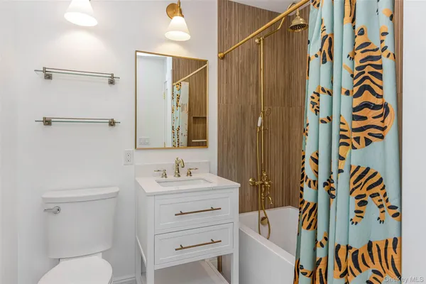 $2,595,000 | 350 Laurel Way, Laurel, NY 11948