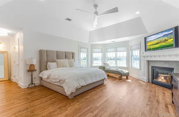 $2,595,000 | 350 Laurel Way, Laurel, NY 11948