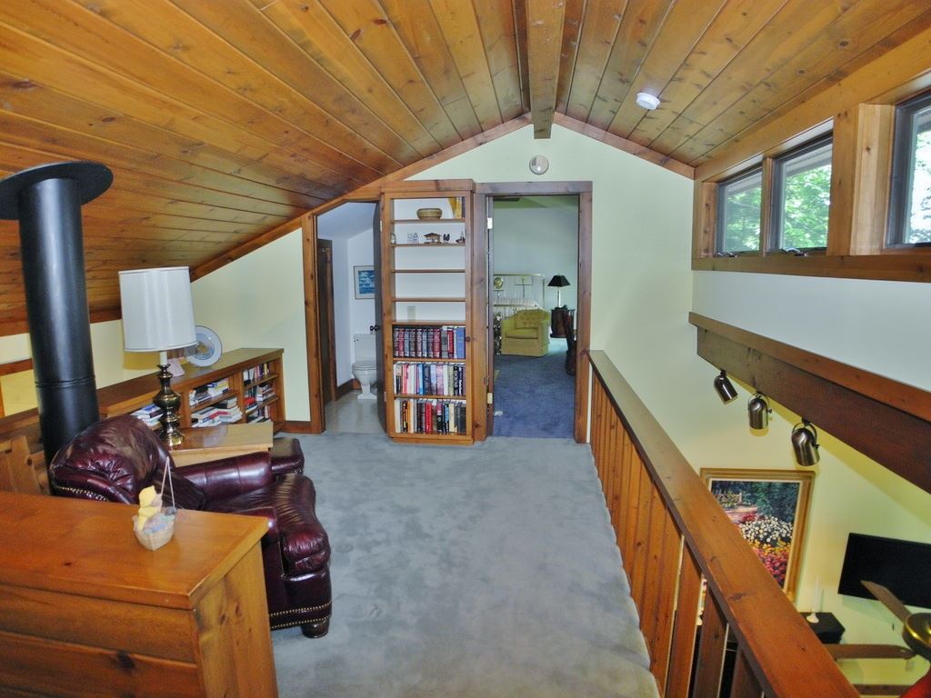 4366 North Omena Point Road Omena, MI 49674 - Photo 26 of 40 1834764-25.JPG