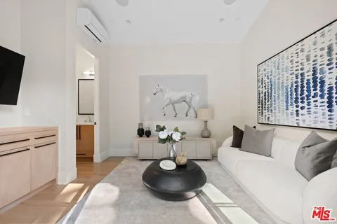 $3,595,000 | 15125 Valley Vista Boulevard, Sherman Oaks, CA 91403