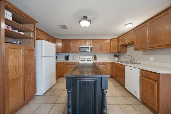 $234,900 | 1142 Beauchamp Avenue, Manteno, IL 60950