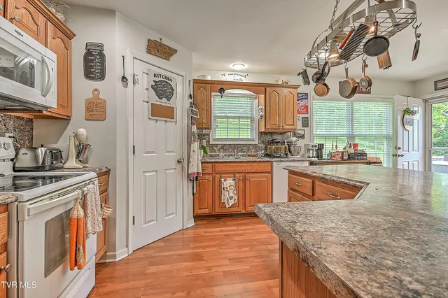 $500,000 | 1495 Fishpond Road, Chuckey, TN 37641