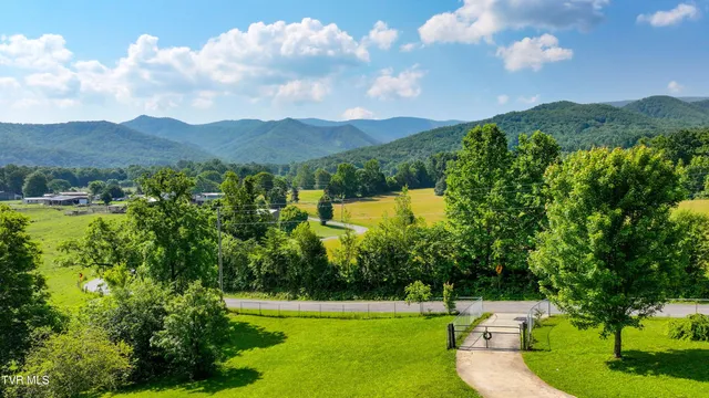 $500,000 | 1495 Fishpond Road, Chuckey, TN 37641