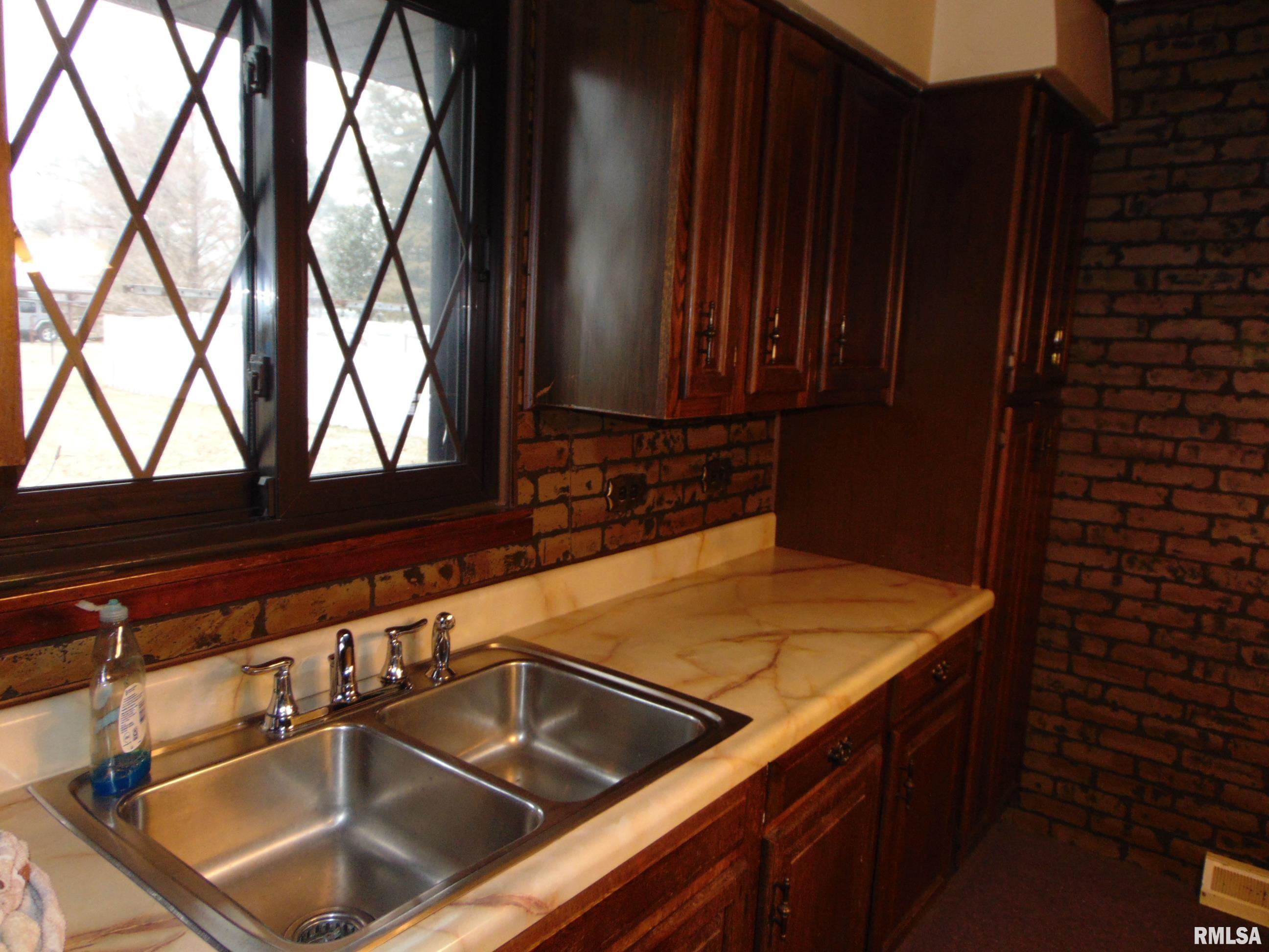 609 Washington Avenue Dowell, IL 62927 - Photo 8 of 10