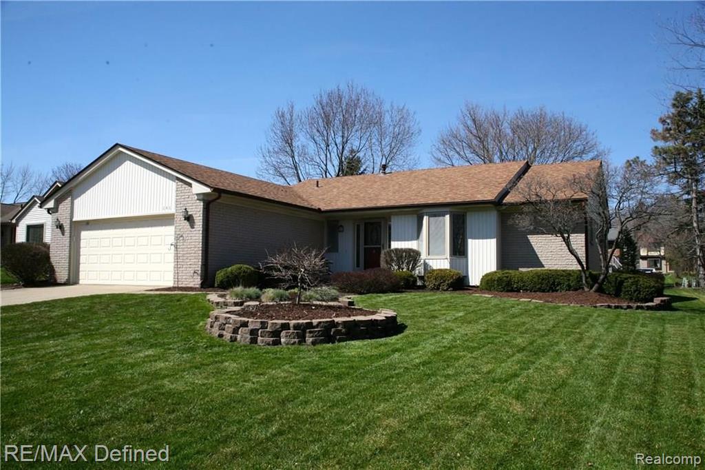 646 Lockport Road Rochester Hills, MI 48307 - Photo 1 of 23