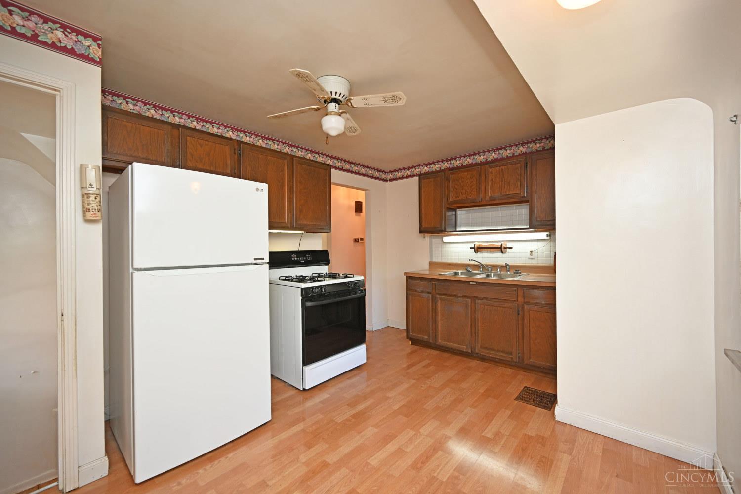 1135 Fuhrman Road Reading, OH 45215 - Photo 8 of 41 Gallery Image 8