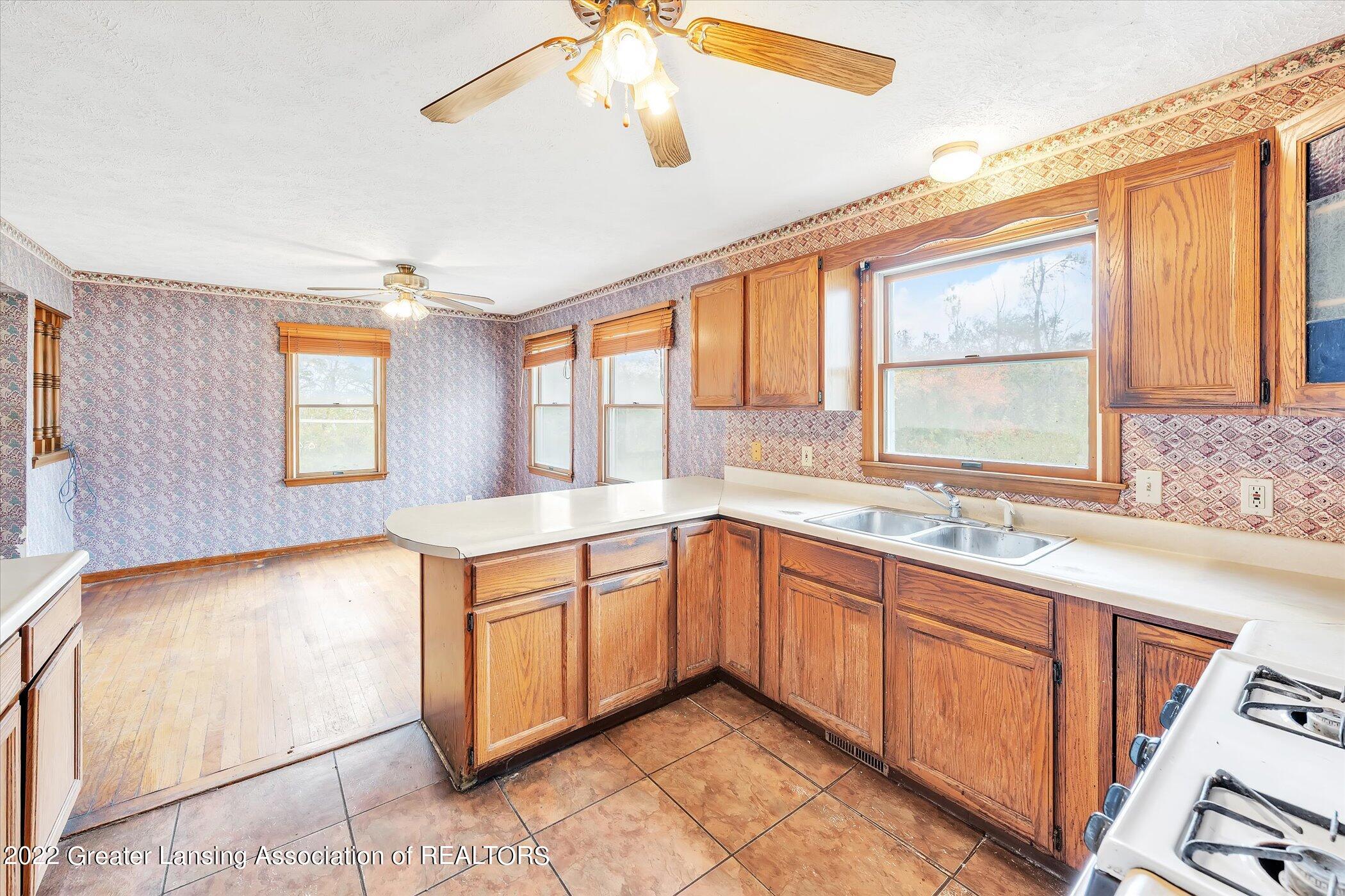 1397 South County Line Road St. Johns, MI 48879 - Photo 16 of 66 14-1397-E-Gratiot-County-Line-Rd-WindowS