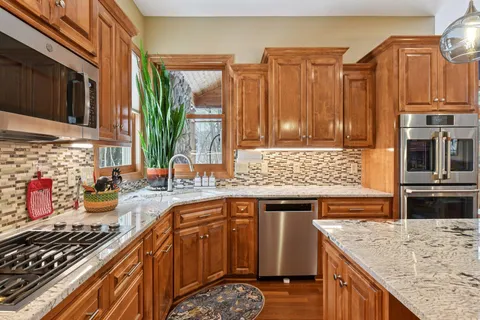 $875,000 | 2584 North Saunders Lake Drive, Minnetrista, MN 55364