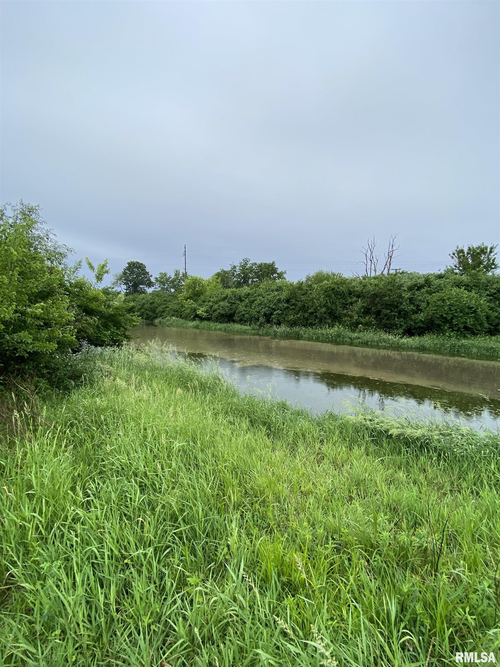 2067 New Lake Road Jacksonville, IL 62650 - Photo 2 of 7