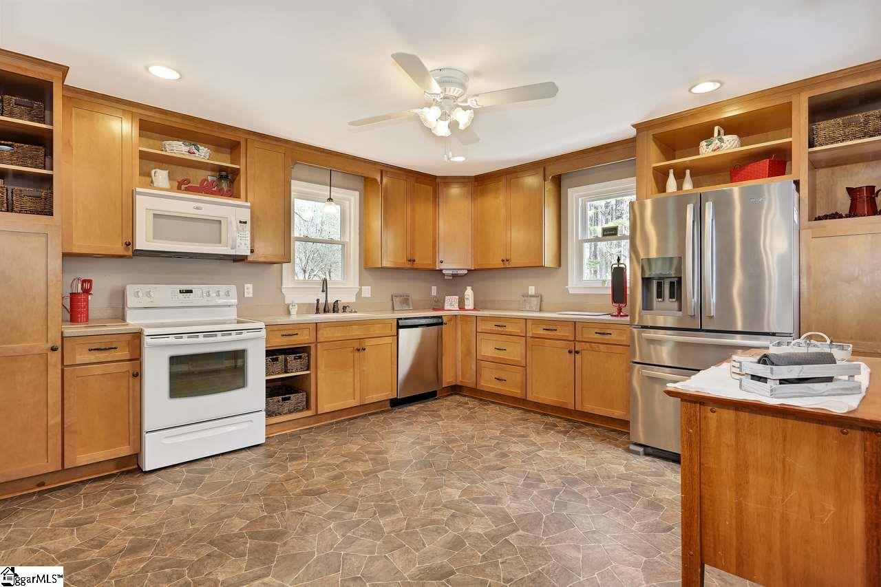 1209 Bens Creek Road Greer, SC 29651 - Photo 14 of 36 Gallery Image 14