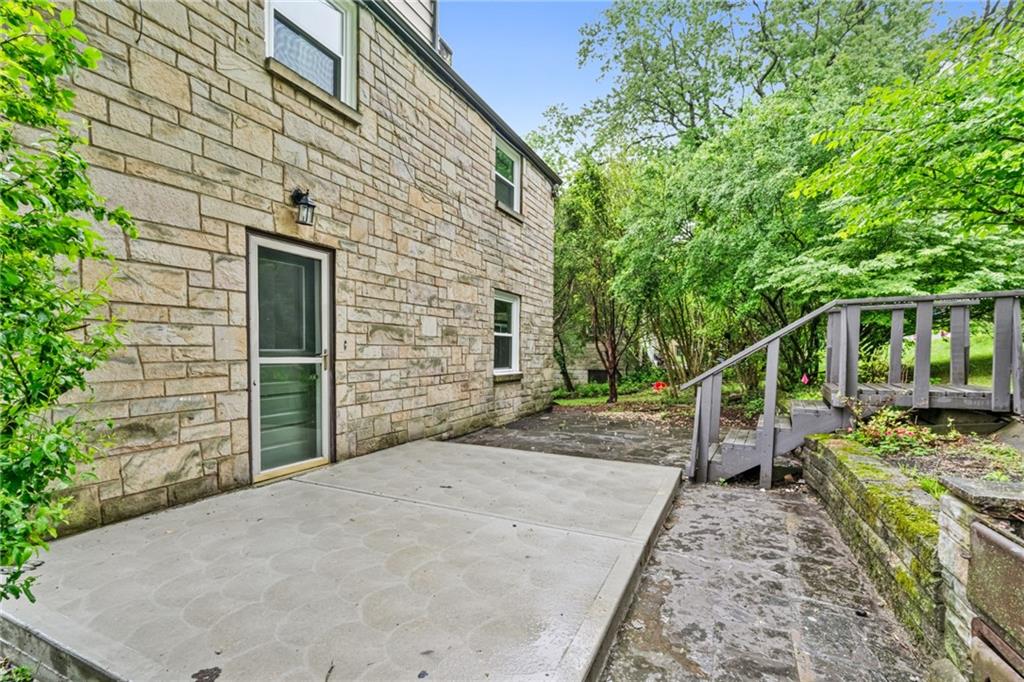 1761 Bower Hill Road Pittsburgh, PA 15243 - Photo 3 of 20