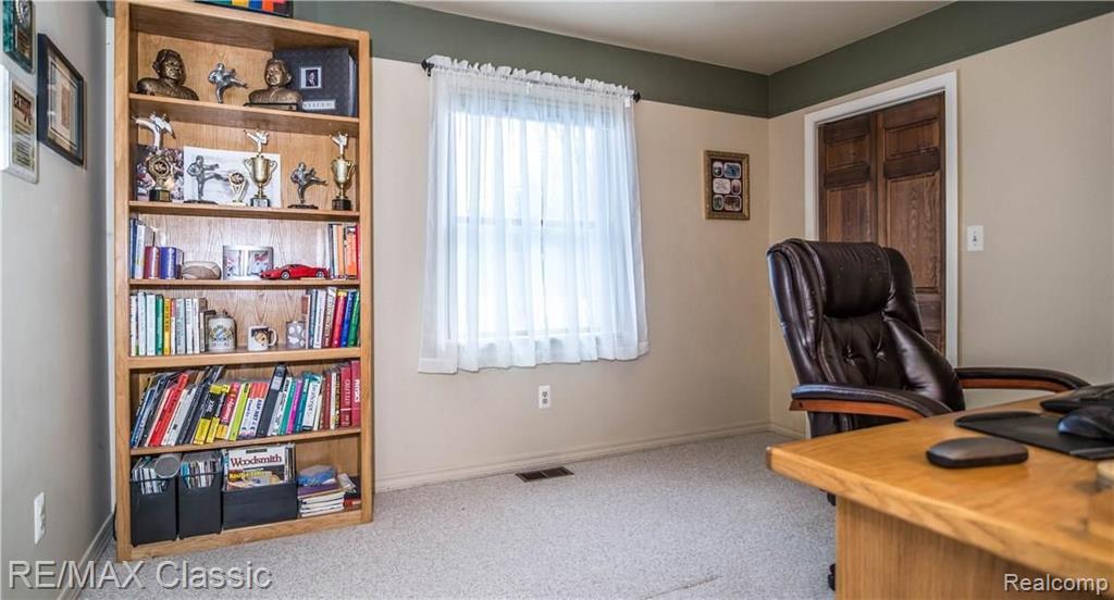 18510 Ridge Road Northville, MI 48168 - Photo 27 of 55