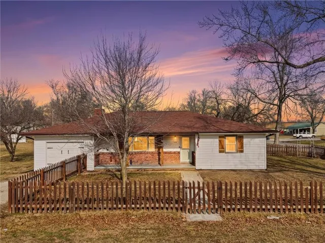 $220,000 | 208 East Stone Avenue, Leeton, MO 64761